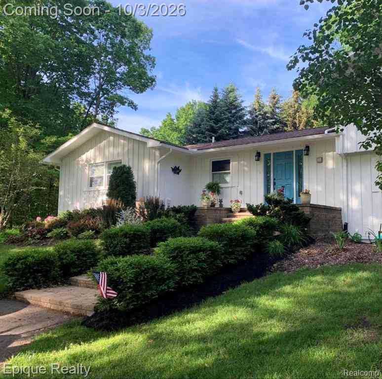 Homes For Sale - 5355 Bullard Road <br/> Fenton, MI 48430
