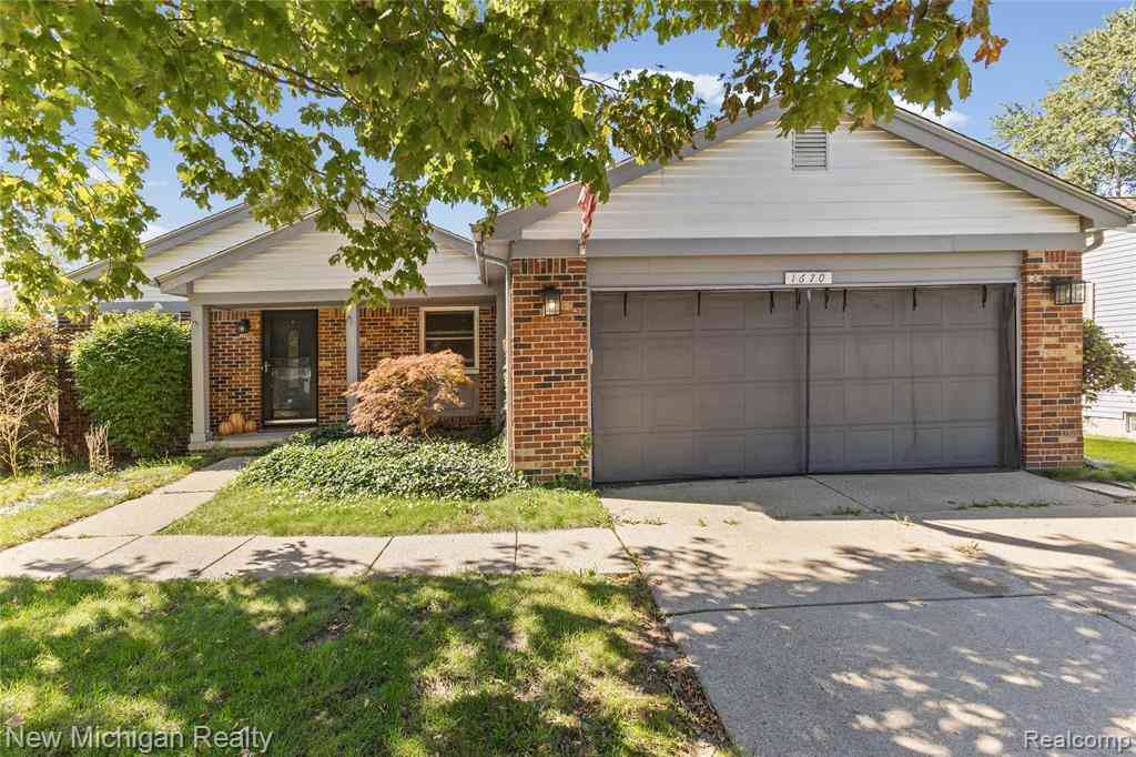 Homes For Sale - 1670 Heritage Drive <br/> Canton, MI 48188