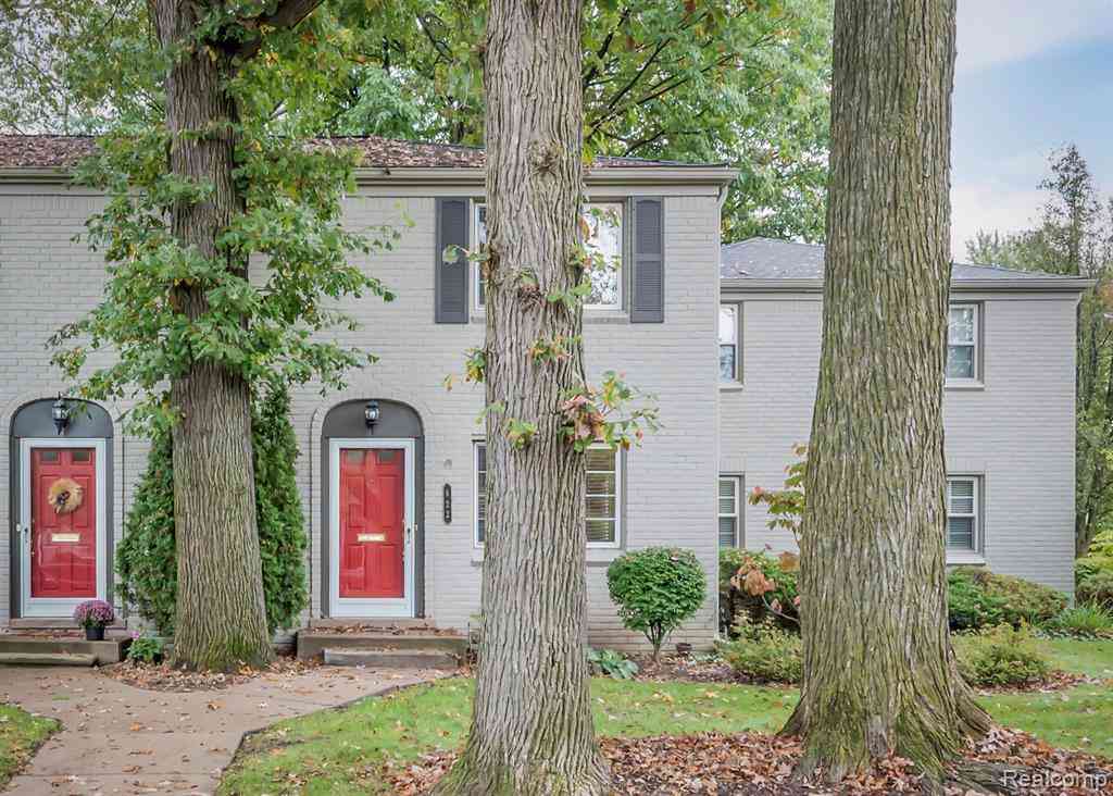 Condo For Sale - 622 Graefield Court <br/> Oakland County, Birmingham, MI 48009