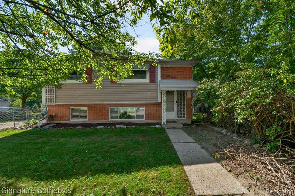 Homes For Sale - 29215 Bretton Street <br/> Livonia, MI 48152