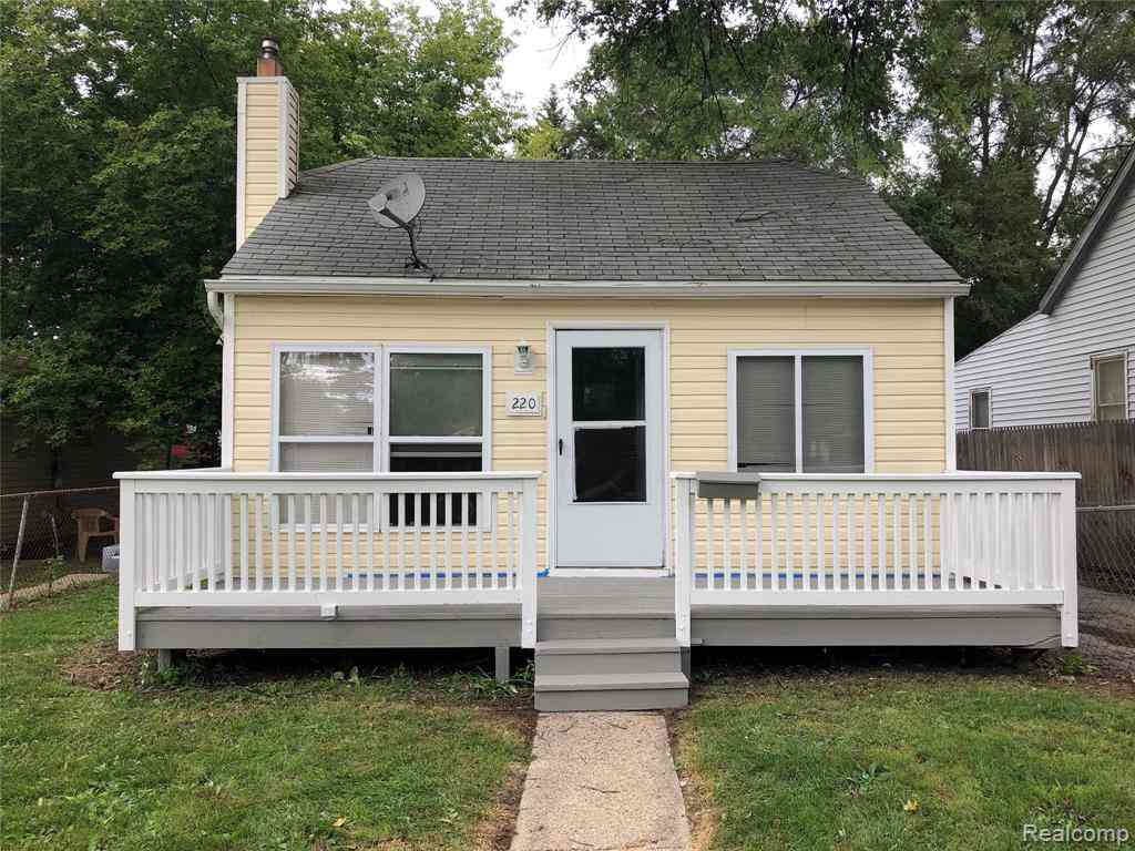 Homes For Sale - 220 W Columbia Avenue <br/> Oakland County, Pontiac, MI 48340