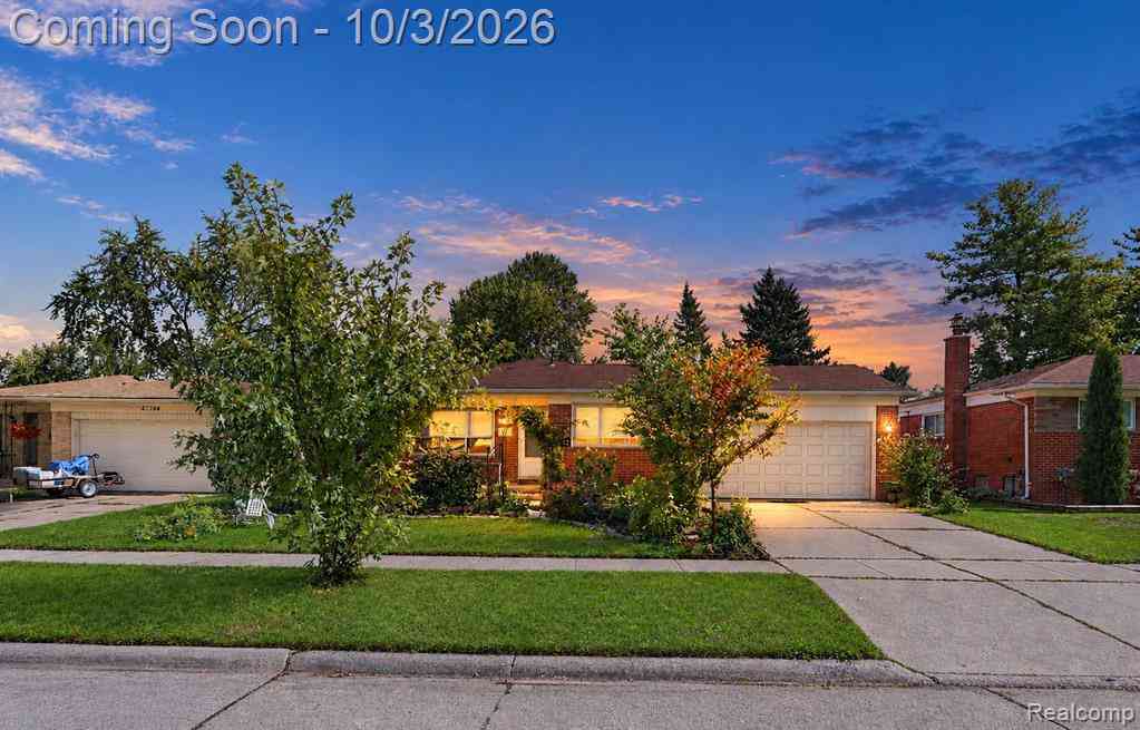 Homes For Sale - 27262 Thomas Avenue <br/> Macomb County, Warren, MI 48092