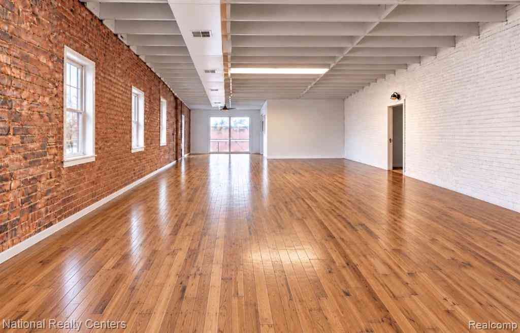 Condo For Rent - 21 N Saginaw Street  #3B<br/> Pontiac, MI 48342