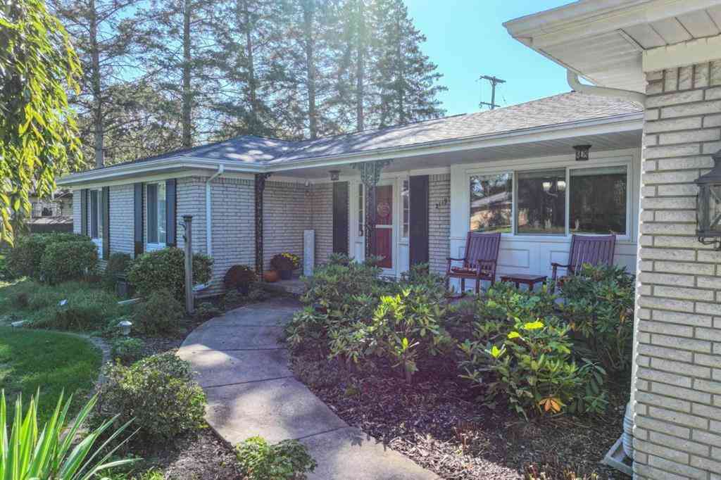Homes For Sale - 2119 Blackthorn Drive <br/> Burton, MI 48509