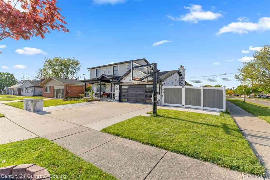 Homes For Sale - 27006 Kingswood Drive <br/> Dearborn Heights, MI 48127