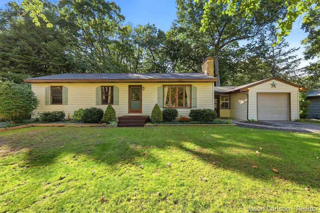 Homes For Sale - 2525 Bristolwood Drive Nw NW<br/> Grand Rapids, MI 49544