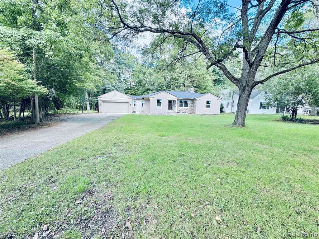 Homes For Sale - 25400 Larkins Street <br/> Oakland County, Southfield, MI 48033