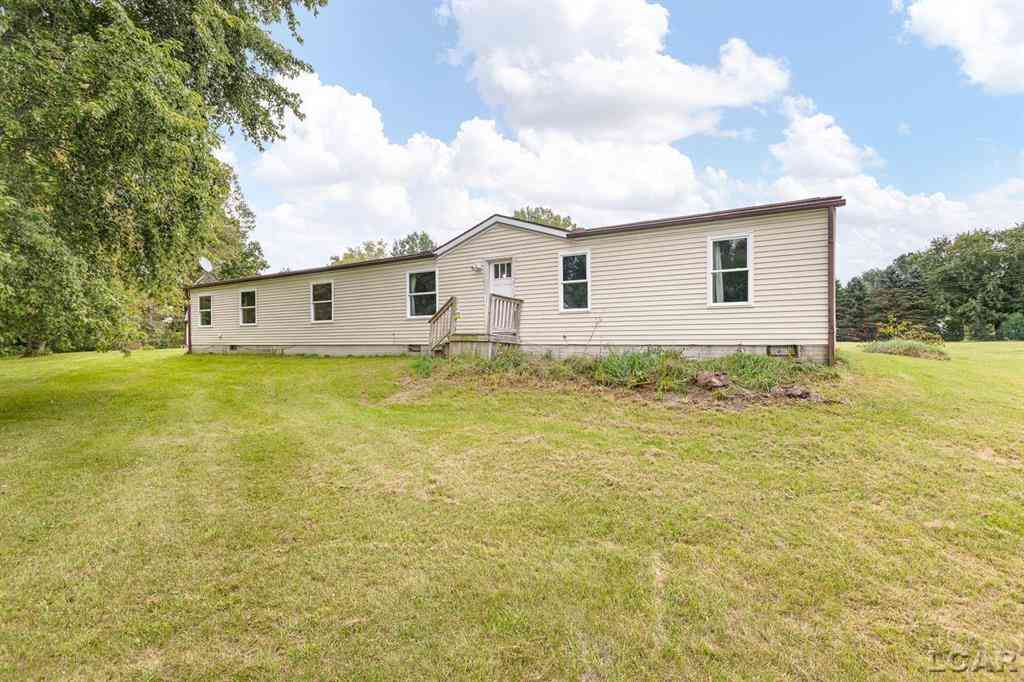 Homes For Sale - 11818 Silver Lake Highway <br/> Lenawee County, Brooklyn, MI 49230