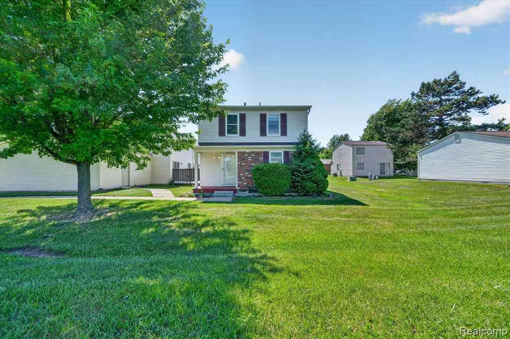 Condo For Sale - 2824 Roundtree Drive <br/> Troy, MI 48083
