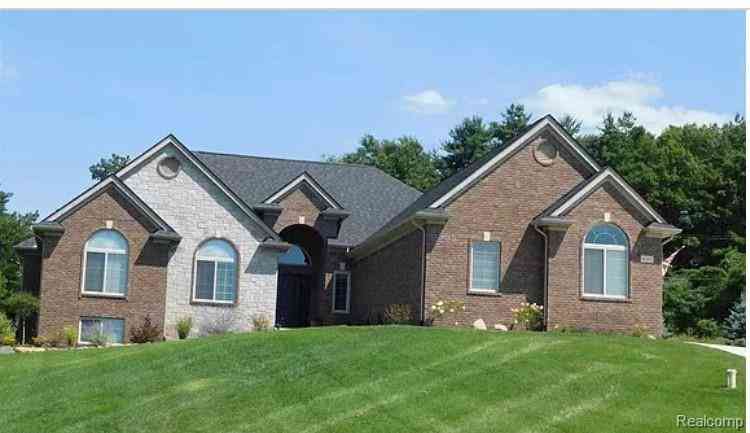Homes For Sale - 5873 Saratoga Drive <br/> Lapeer County, Oxford, MI 48371
