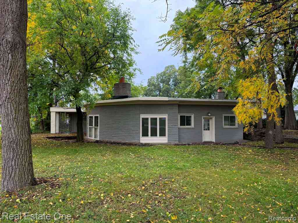 Homes For Sale - 1131 Kettering Street <br/> Burton, MI 48509