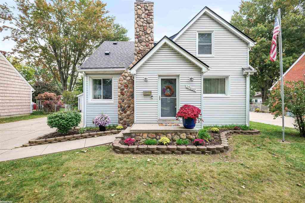 Homes For Sale - 29630 Park Street <br/> Macomb County, Roseville, MI 48066