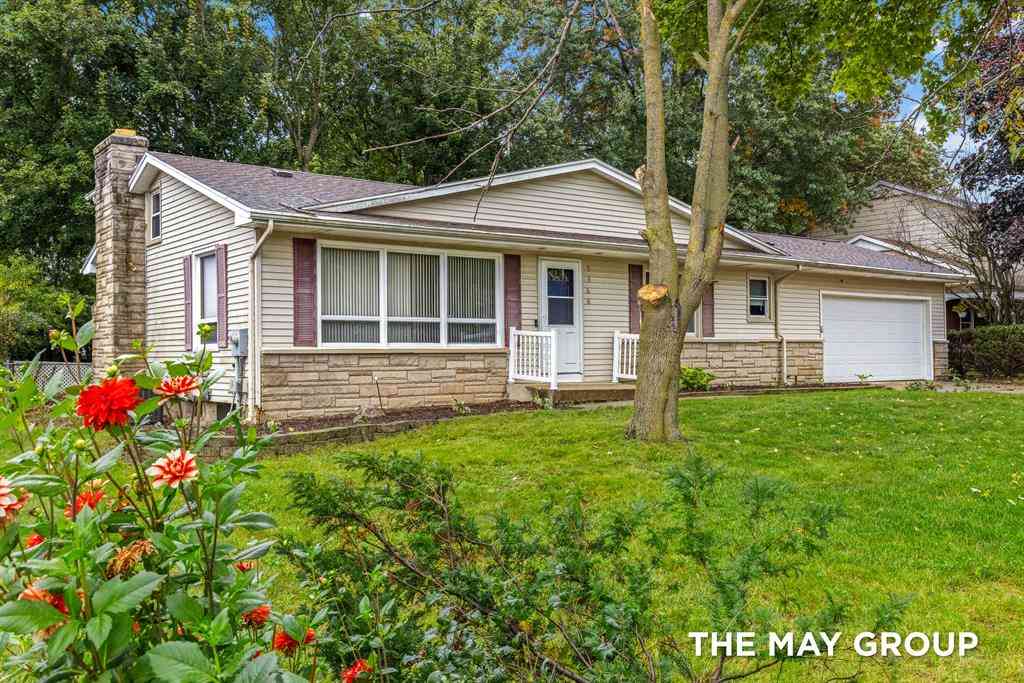 Homes For Sale - 5366 Effingham Drive Se SE<br/> Kent County, Kentwood, MI 49508