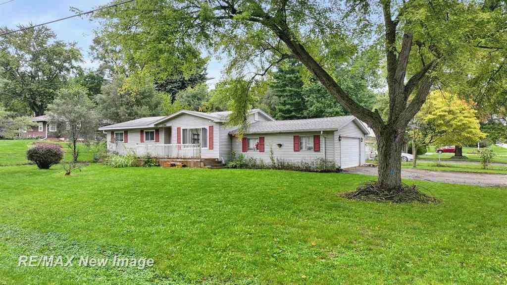 Homes For Sale - 3396 Blue Lake Drive <br/> Flint, MI 48506