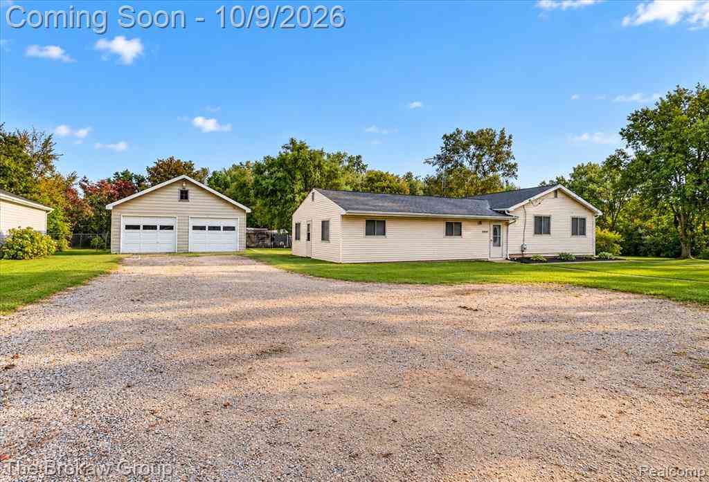 Homes For Sale - 3380 W Hill Road <br/> Genesee County, Flint, MI 48507
