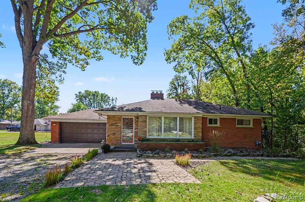 Homes For Sale - 21695 Rougewood Drive <br/> Southfield, MI 48033