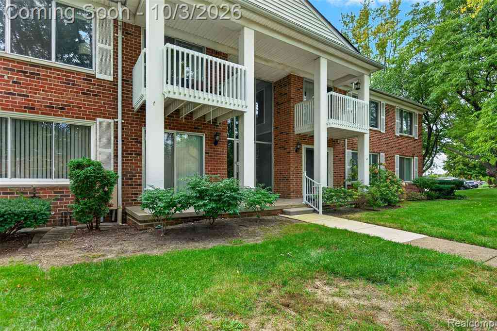 Condo For Sale - 42241 Toddmark Lane <br/> Macomb County, Clinton Twp, MI 48038