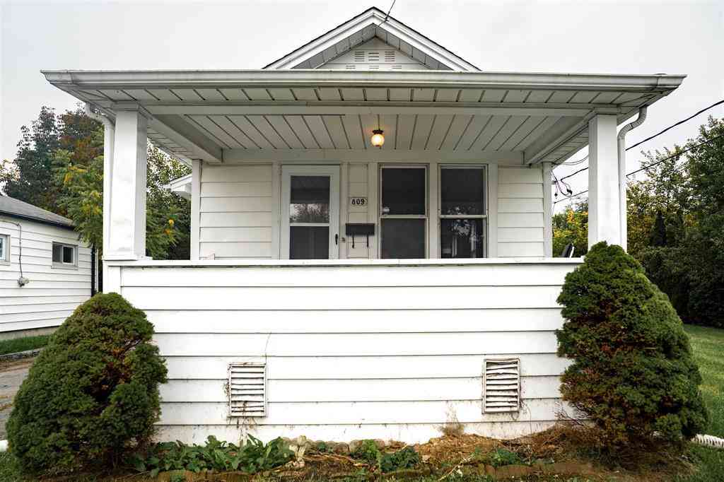 Homes For Sale - 809 Campbell Street <br/> Flint, MI 48507