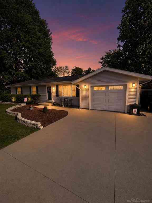 Homes For Sale - 6085 S Birch Hill Dr Street <br/> Saint Clair County, Smiths Creek, MI 48074