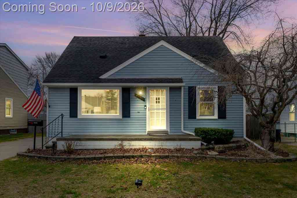 Homes For Sale - 21706 Revere Street <br/> Macomb County, Saint Clair Shores, MI 48080