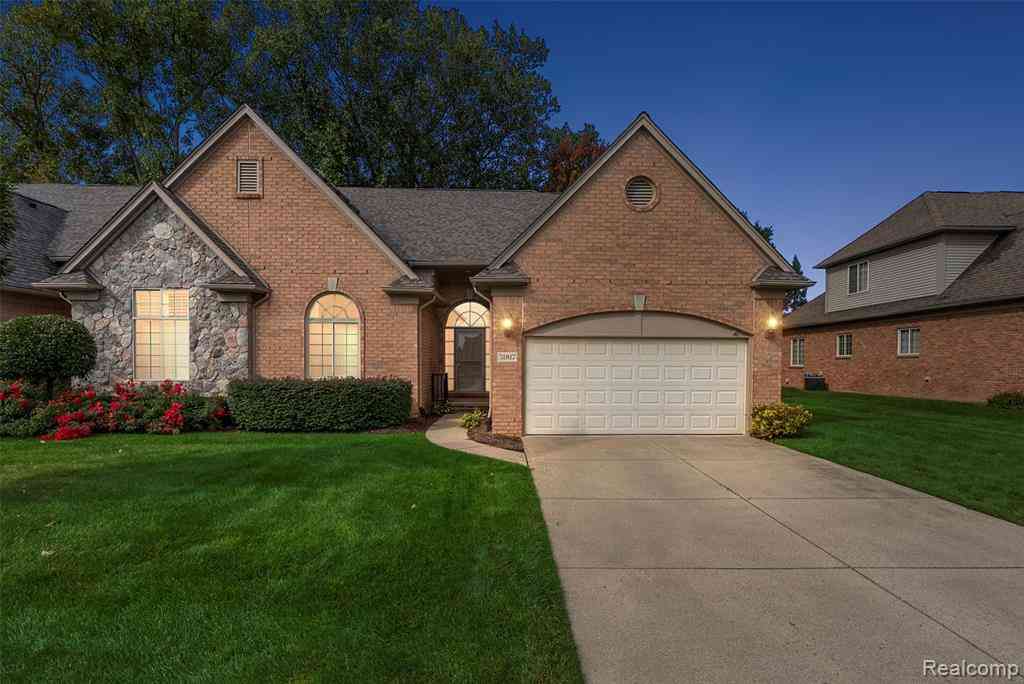 Condo For Sale - 51817 Stoneridge Drive <br/> Shelby Twp, MI 48316