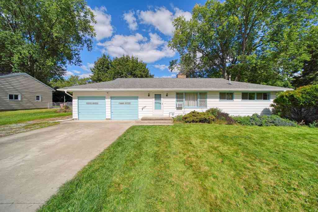 Homes For Sale - 1500 Strathmoor Lane <br/> Jackson County, Jackson, MI 49203