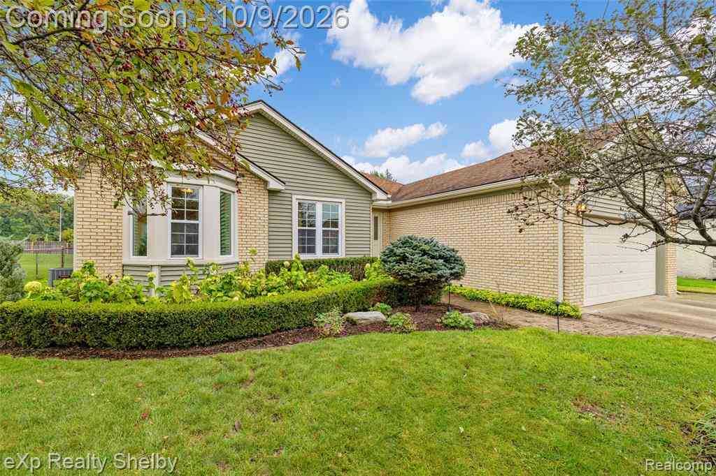 Homes For Sale - 53204 Abraham Drive <br/> Macomb County, Macomb, MI 48042