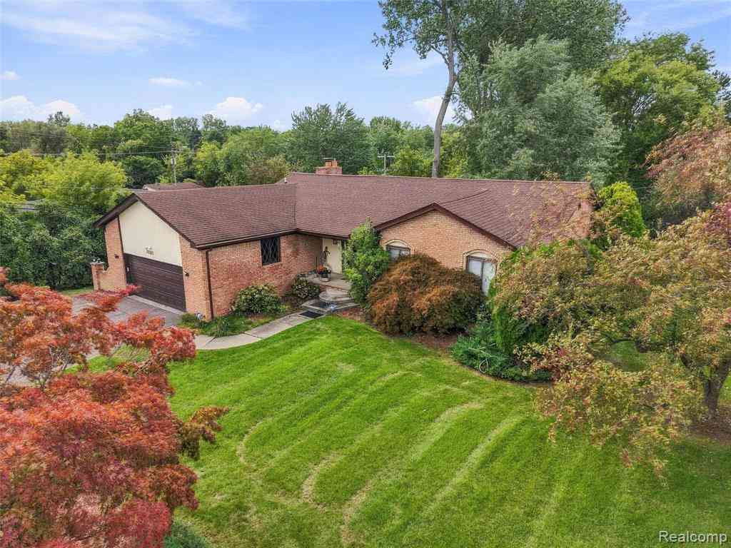 Homes For Sale - 20805 Halsted Rd  <br/> Northville, MI 48167