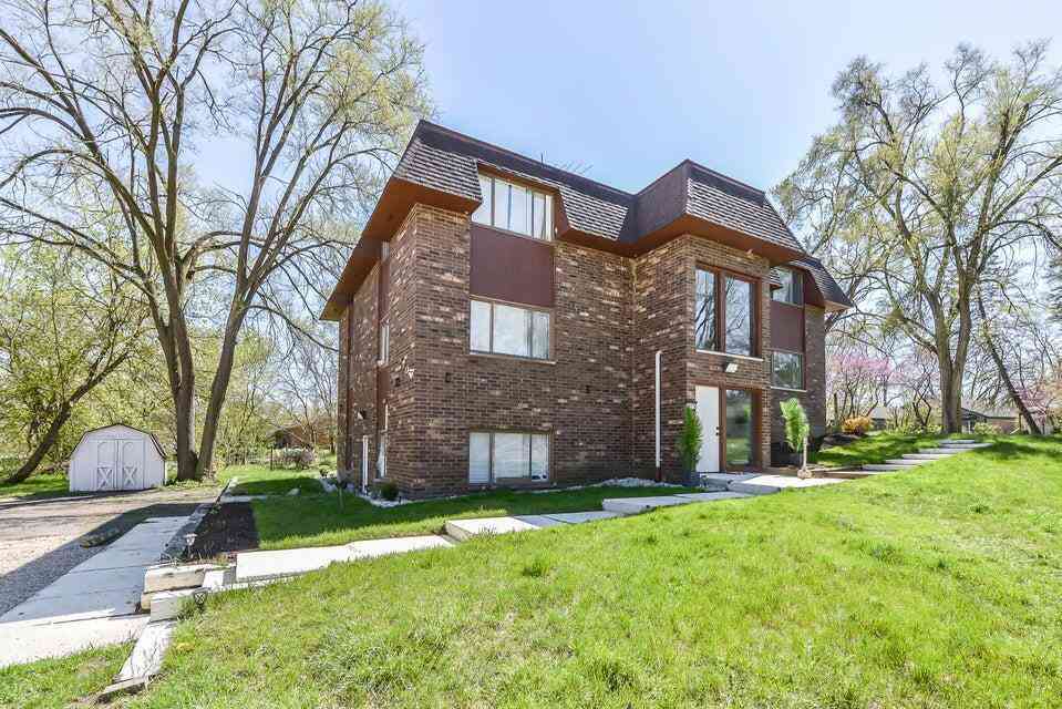 Homes For Rent - 9275 Brookside Drive  #UNIT B<br/> Whitmore Lake, MI 48189