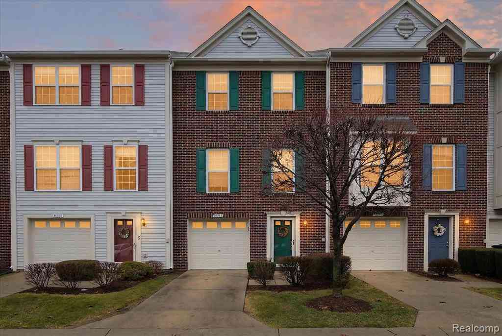 Condo For Rent - 36366 Dominion Circle <br/> Sterling Heights, MI 48310
