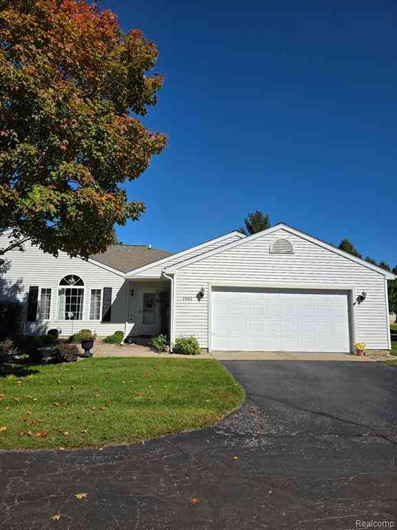 Condo For Sale - 1502 Carriage Drive <br/> Tecumseh, MI 49286