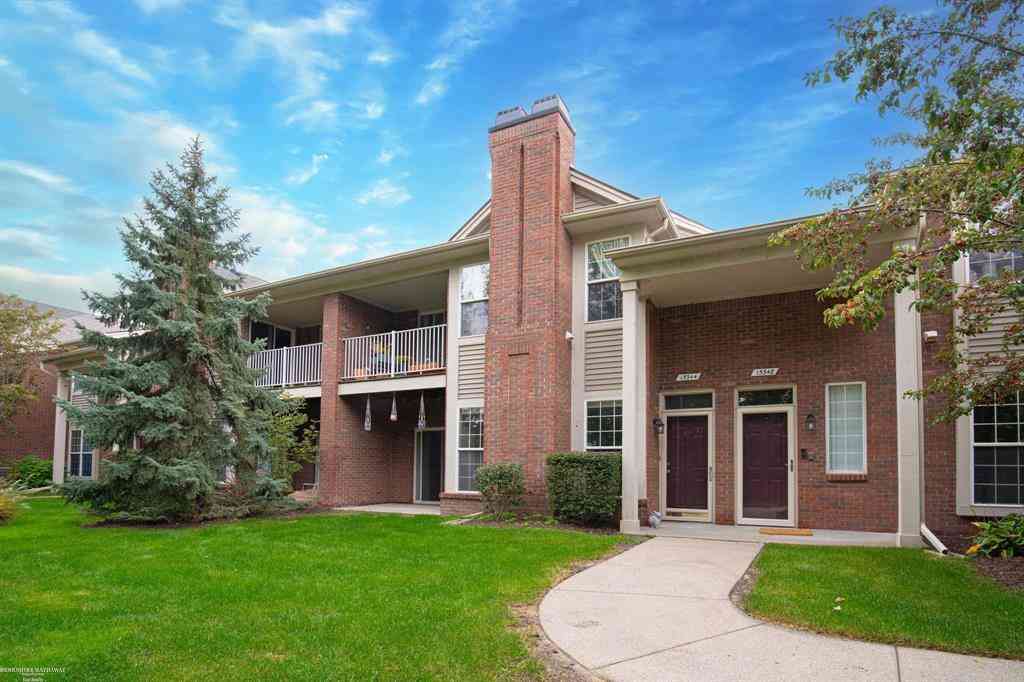Condo For Sale - 15344 Yale Drive <br/> Macomb County, Clinton Township, MI 48038