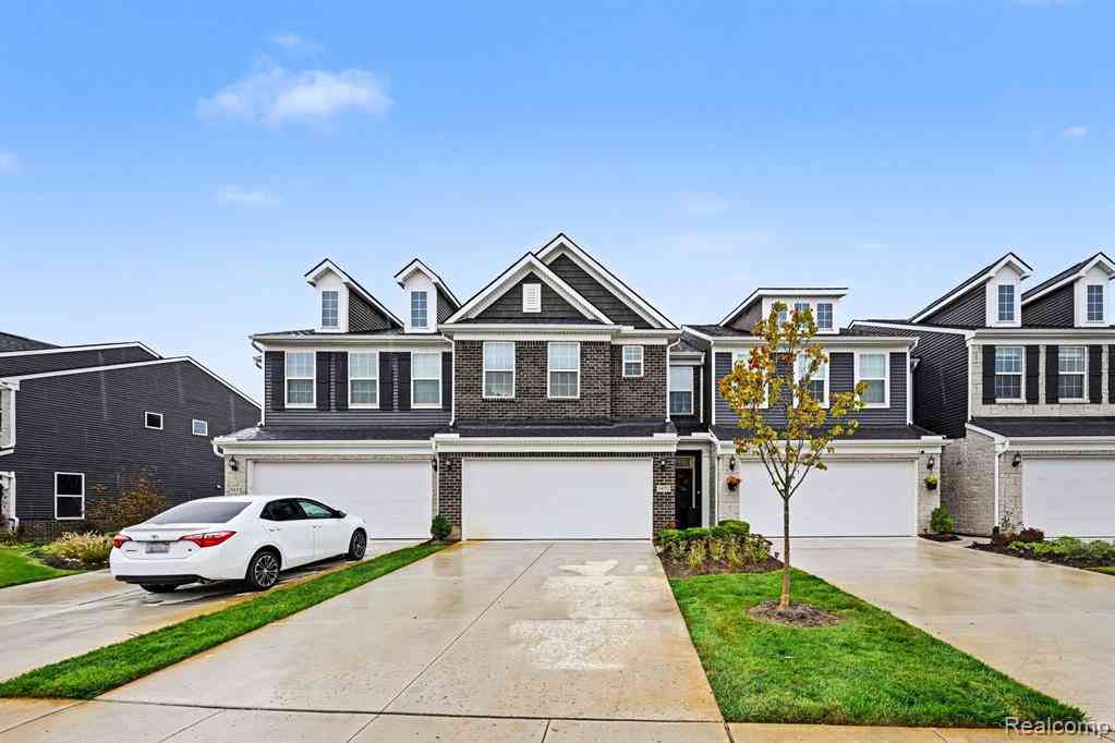 Condo For Sale - 1475 Arcadia Drive <br/> Oakland County, Milford, MI 48381