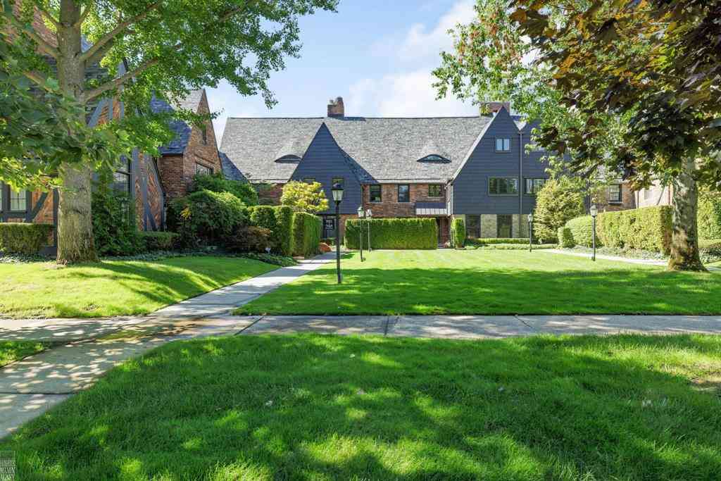 Condo For Sale - 325 Rivard Boulevard <br/> Grosse Pointe, MI 48230