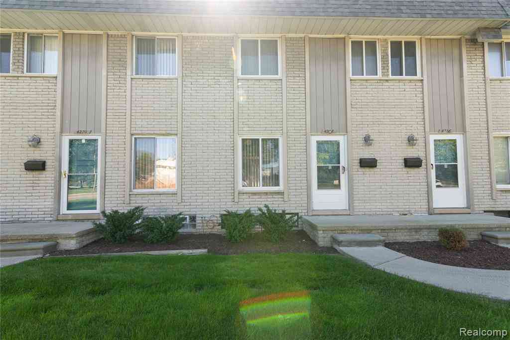 Condo For Sale - 4268 15 Mile Road <br/> Sterling Heights, MI 48310