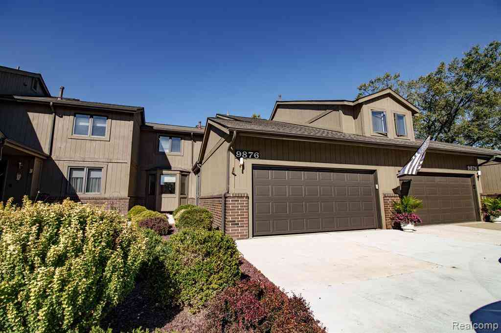 Condo For Sale - 9876 Hawthorne Glen Drive <br/> Grosse Ile, MI 48138