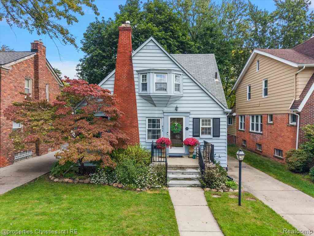 Homes For Sale - 836 Edgewood Drive <br/> Royal Oak, MI 48067