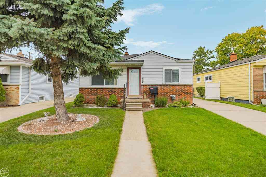 Homes For Sale - 22609 Lake Drive <br/> Saint Clair Shores, MI 48082