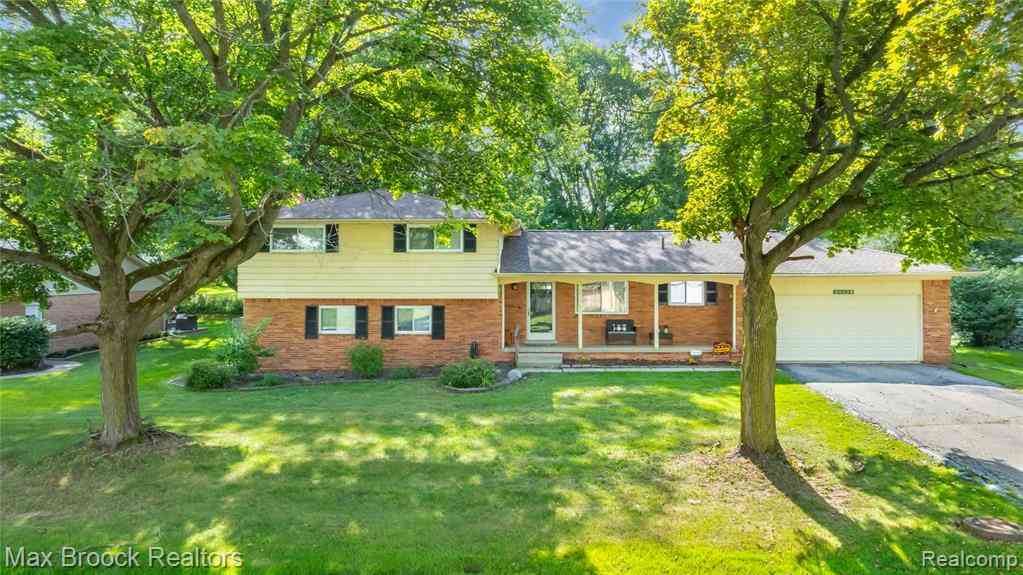 Homes For Sale - 28839 Bannockburn Street <br/> Farmington, MI 48334