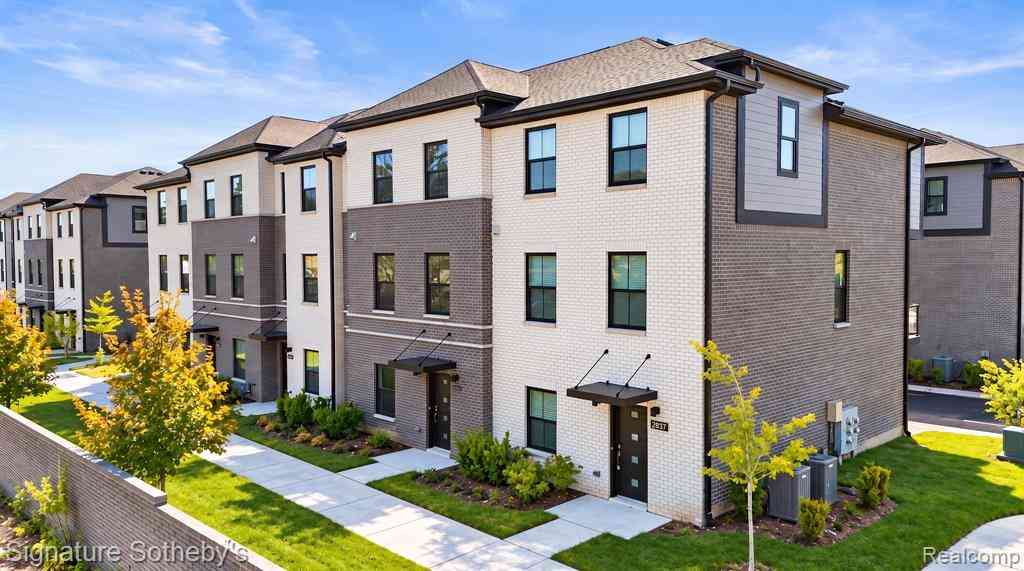 Condo For Sale - 2837 Summers Place <br/> Troy, MI 48084