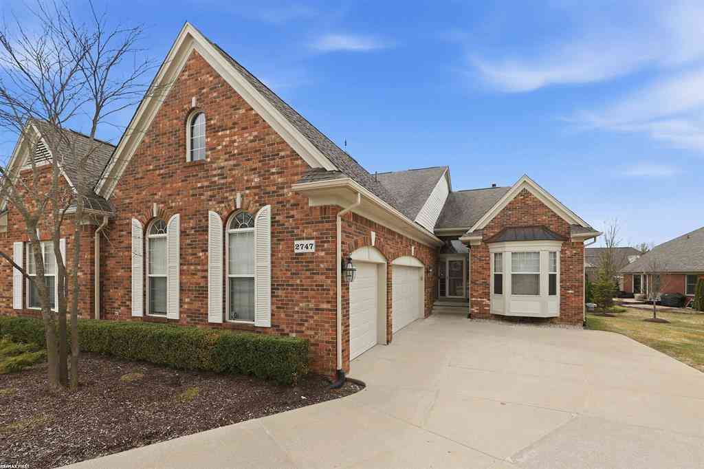 Condo For Sale - 2747 Castlemartin Court <br/> Oakland, MI 48306