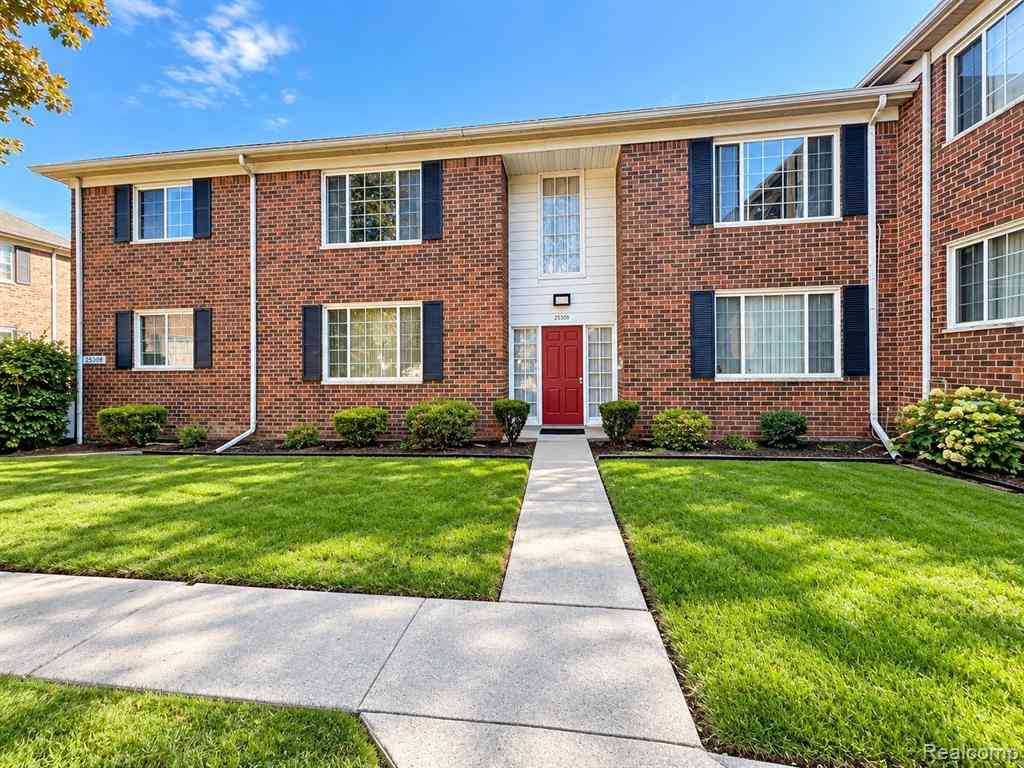 Condo For Sale - 25308 Shiawassee Circle <br/> Oakland County, Southfield, MI 48033