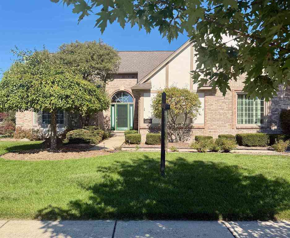 Homes For Sale - 4379 Chablis Drive <br/> Sterling Heights, MI 48314