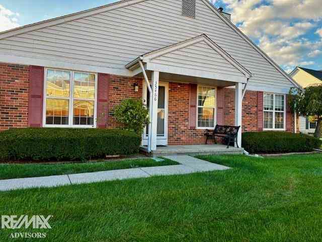 Condo For Sale - 35466 Stillmeadow Lane <br/> Clinton Township, MI 48035