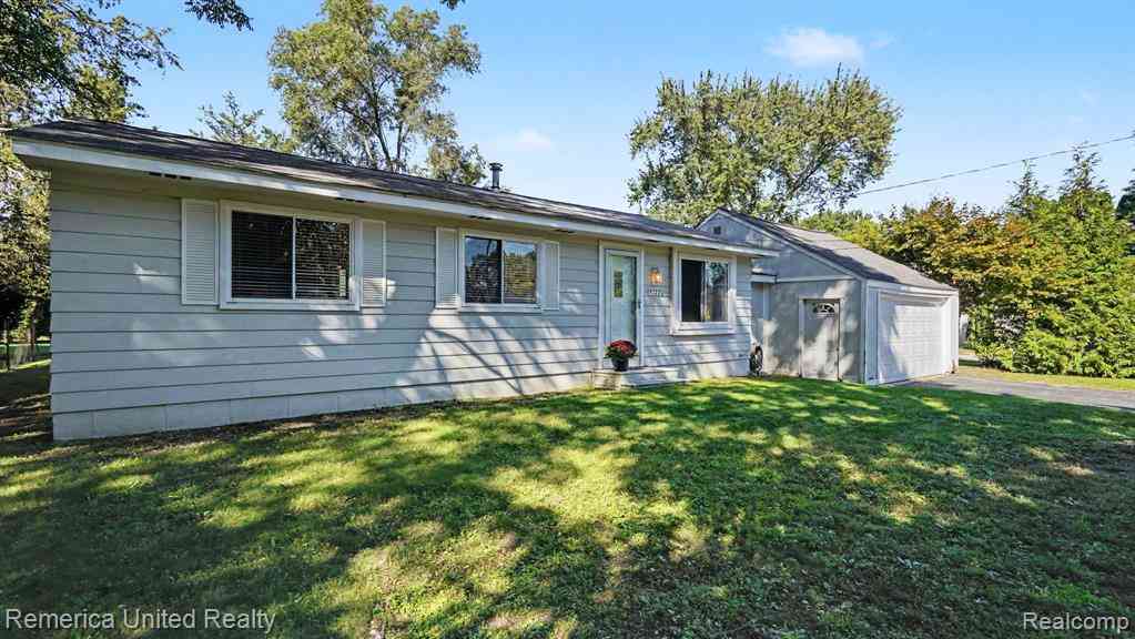 Homes For Sale - 9222 Riverside Drive <br/> Brighton, MI 48116