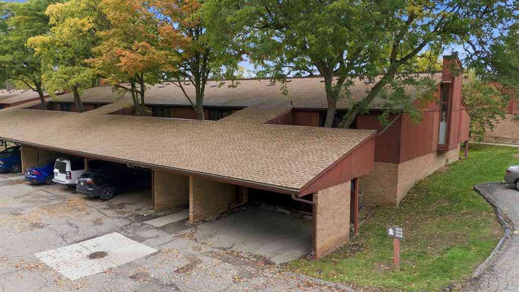 Condo For Sale - 1809 Independence Boulevard  #15B<br/> Washtenaw County, Ann Arbor, MI 48104