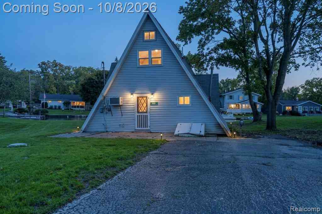 Homes For Sale - 806 Oak Hills Drive <br/> Brooklyn, MI 49230