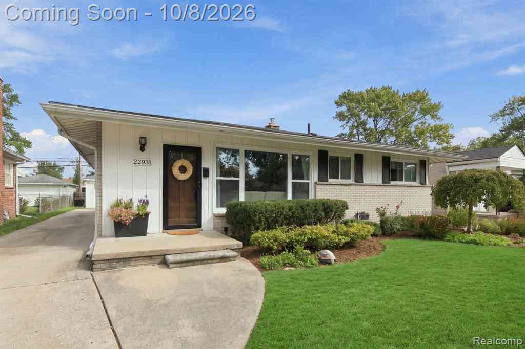 Homes For Sale - 22931 Lingemann Street <br/> Saint Clair Shores, MI 48080