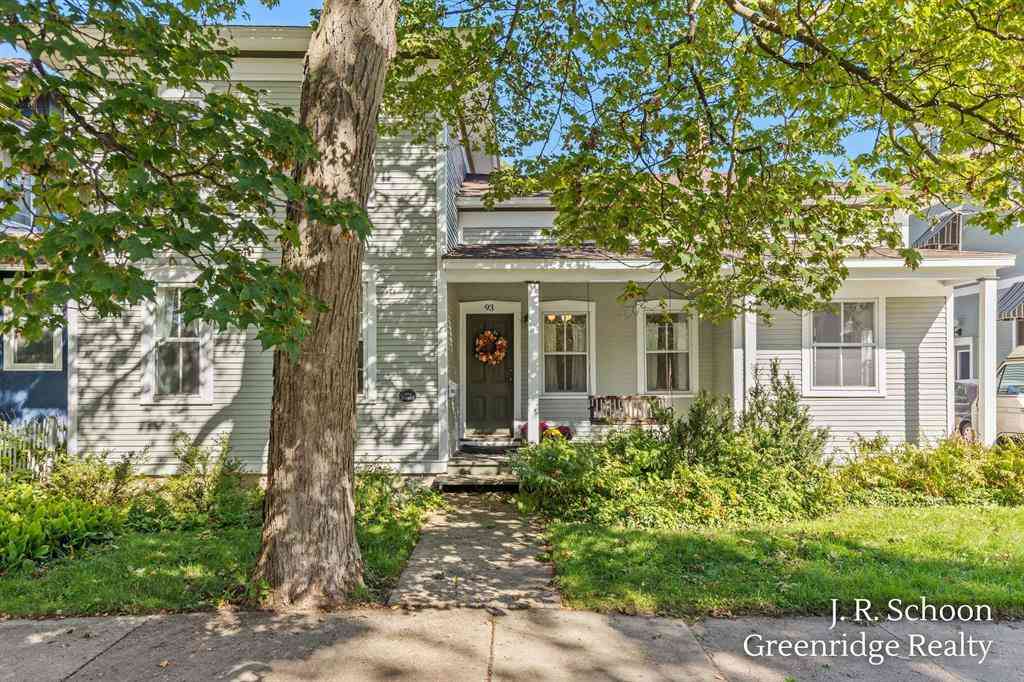 Homes For Sale - 93 W 12th Street <br/> Holland, MI 49423