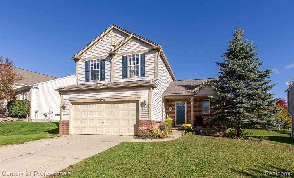 Homes For Sale - 858 Canyon Creek Drive <br/> Holly, MI 48442